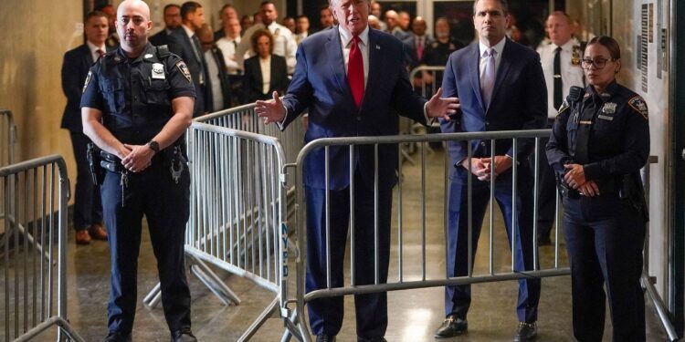 Trump Hit with $354.9 Million Penalty, 3-Year Ban in NY Civil Fraud Case