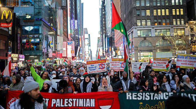 Pro-Palestine Protests Challenge Biden’s Re-Election Campaign Dynamics