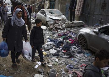 Israeli Strikes Kill 44 Palestinians in Rafah After Netanyahu Signals Ground Invasion