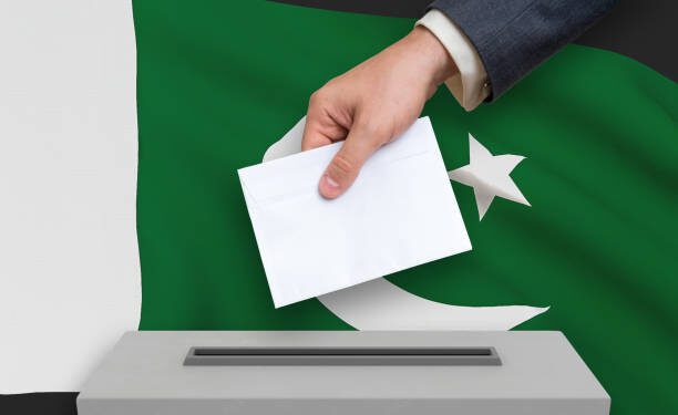 Pakistani Political Parties Gear Up for Elections with Bold Economic Plans