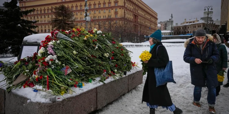 Hundreds Detained in Memorial Events for Navalny