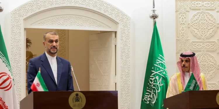 Saudi Foreign Minister Receives Call from Iranian Counterpart Amid Regional Tensions