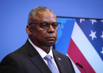 Urgent Diplomacy Needed to Prevent Israel-Hezbollah Conflict: US Defense Secretary Calls for Immediate Action