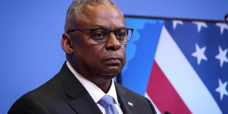 Urgent Diplomacy Needed to Prevent Israel-Hezbollah Conflict: US Defense Secretary Calls for Immediate Action