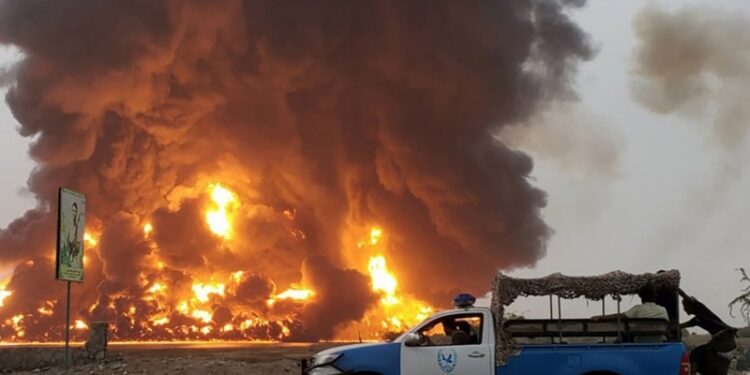 Houthi-Israel Conflict Escalates with Strikes on Tel Aviv and Hodeidah