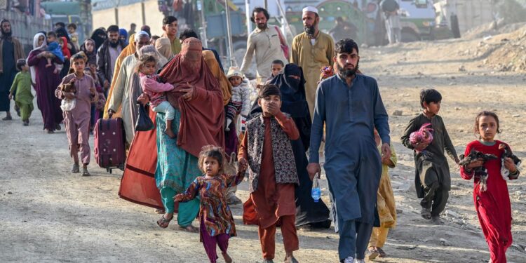 Pakistan Extends Afghan Refugee Stay