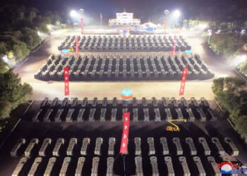 Kim Jong Un Deploys New Missile Launchers to North Korean Border