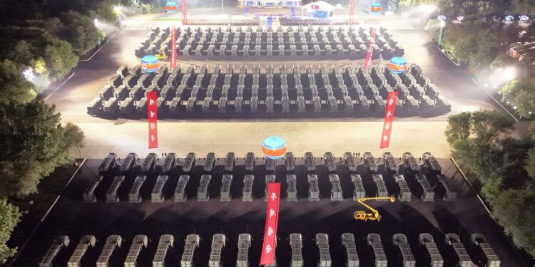 Kim Jong Un Deploys New Missile Launchers to North Korean Border