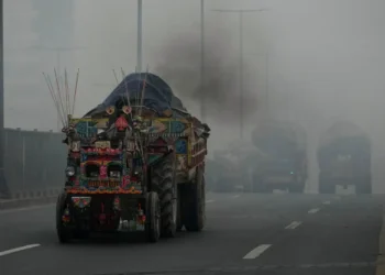 Hazardous Air in Pakistan: Lahore’s Record Pollution Forces Schools to Close