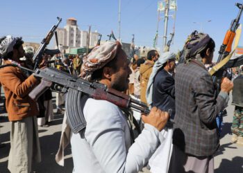 Houthi Group Targets Israeli Air Base with Hypersonic Missile