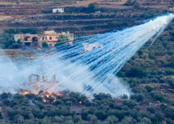 Israel sprayed south Lebanon with white phosphorus 191 times to prevent displaced from returning home