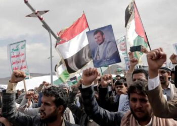 Houthis Express Readiness to Sign Yemen Peace Roadmap, Reject Ceasing Red Sea Attacks