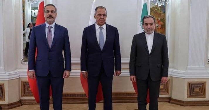 Turkiye, Russia, Iran meet in Doha to seek solution to renewed Syria crisis