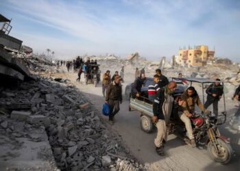 Displaced Palestinians Return to Devastated Gaza After Phase-1 of Ceasefire Begins