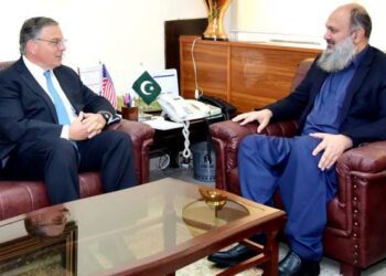 Pakistan’s Commerce Minister meets EU Envoy to Strengthen Trade Ties