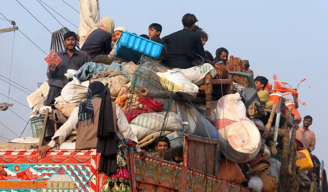 Pakistan Intensifies Afghan Arrests; Kabul Calls It Mass Expulsion Of Refugees