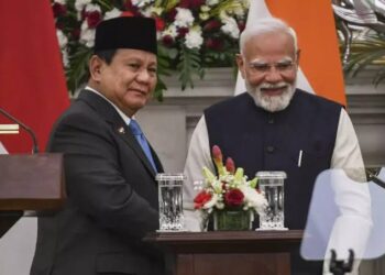 Which Two BRICS Nations Officially Agree To Ditch the US Dollar For Trade?