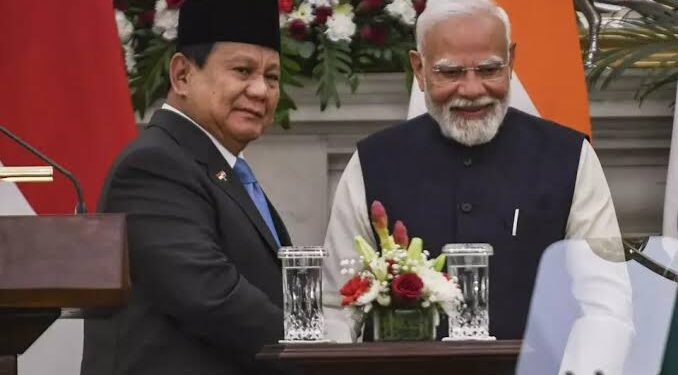 Which Two BRICS Nations Officially Agree To Ditch the US Dollar For Trade?