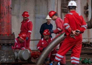 Iran Discovers Oil Deposits Estimated at 5bn Barrels Worth $346bn