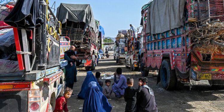 Pakistan Confirms Expulsion of Over 80,000 Afghans Since April 1